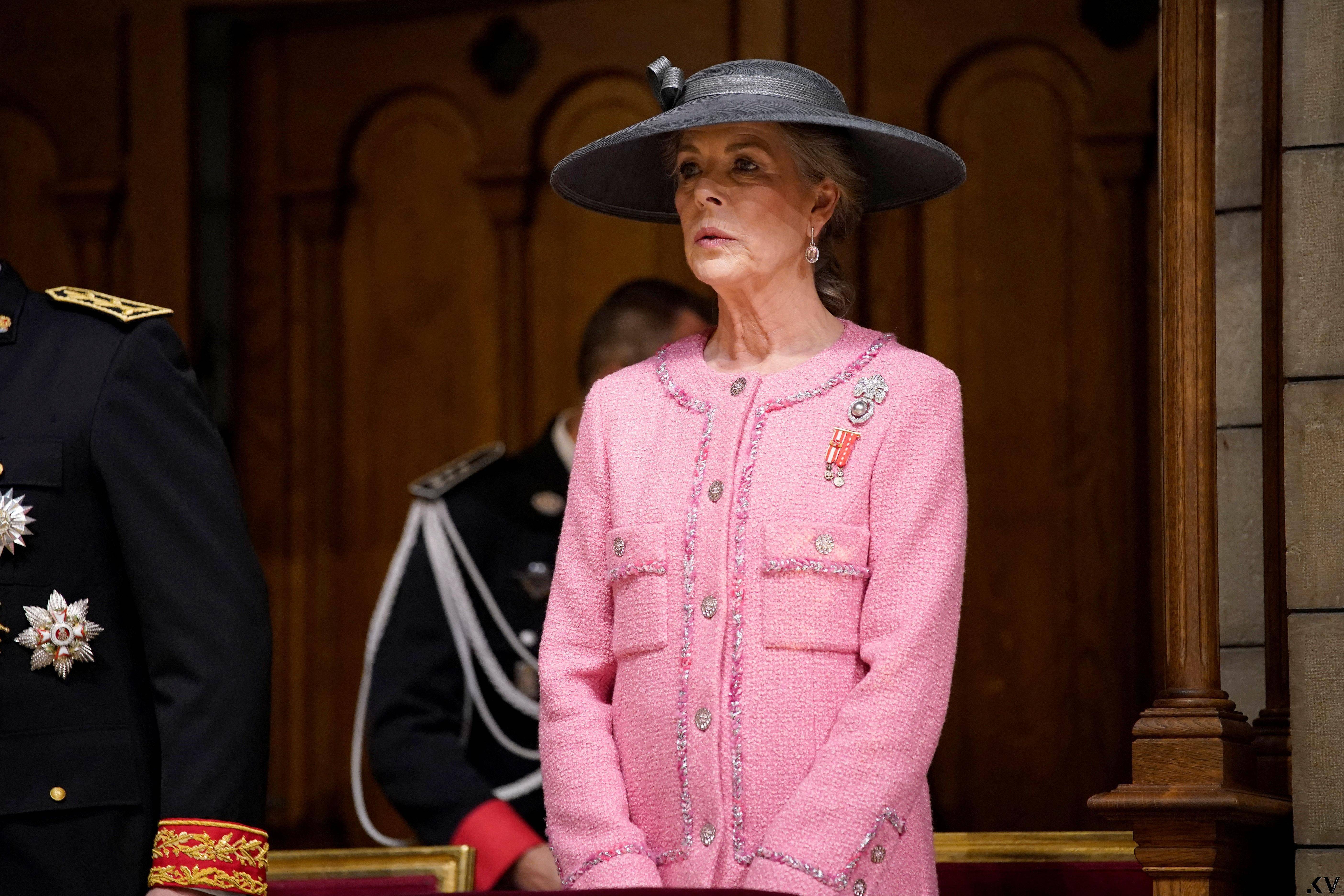 摩纳哥王室把香奈儿当制服穿　“最美王子妃”Dior红装突围 时尚穿搭 图5张